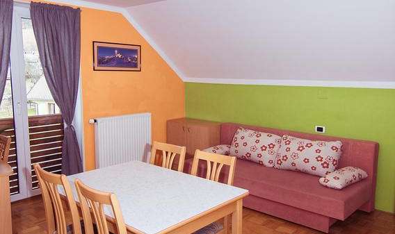 Apartmaji Skok Bovec miza