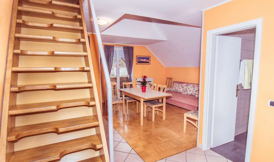Apartmaji Skok Bovec dnevni prostor