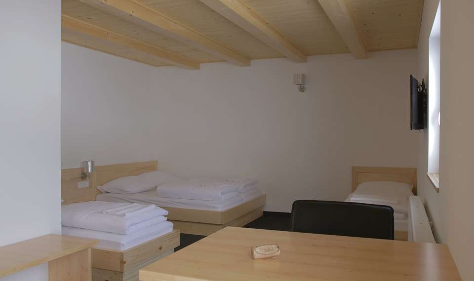 Slovenija Hotel Rozka Krvavec leseno pohištvo