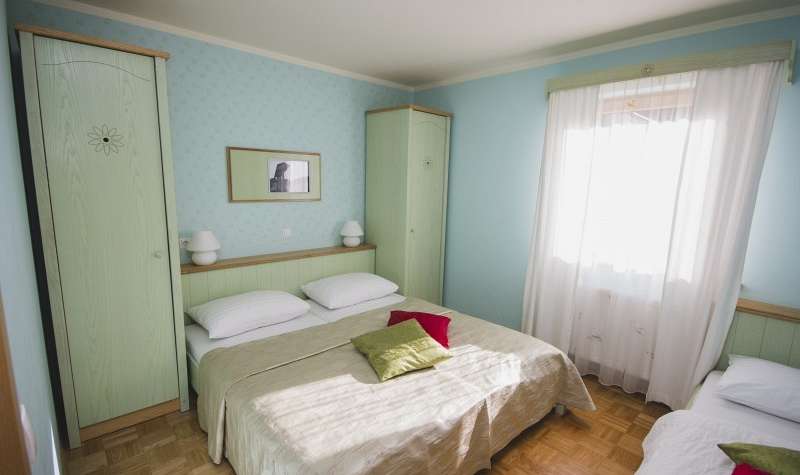 Slovenija Terme Snovik Snovik svetla spalnica