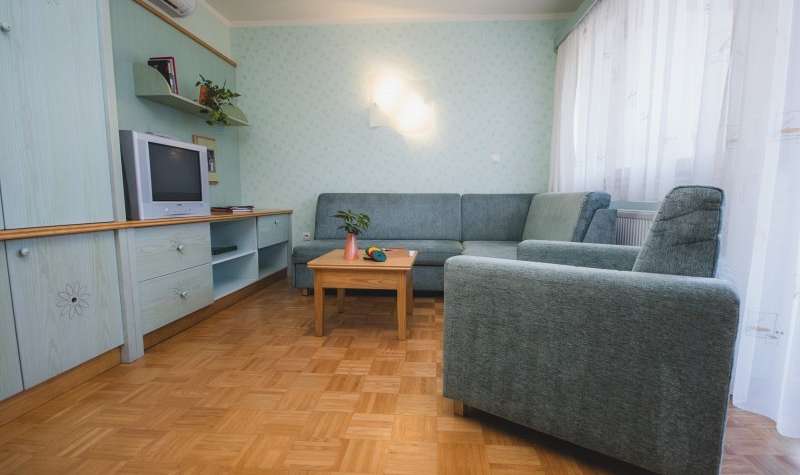 Slovenija Terme Snovik Snovik raztegljiv kavč