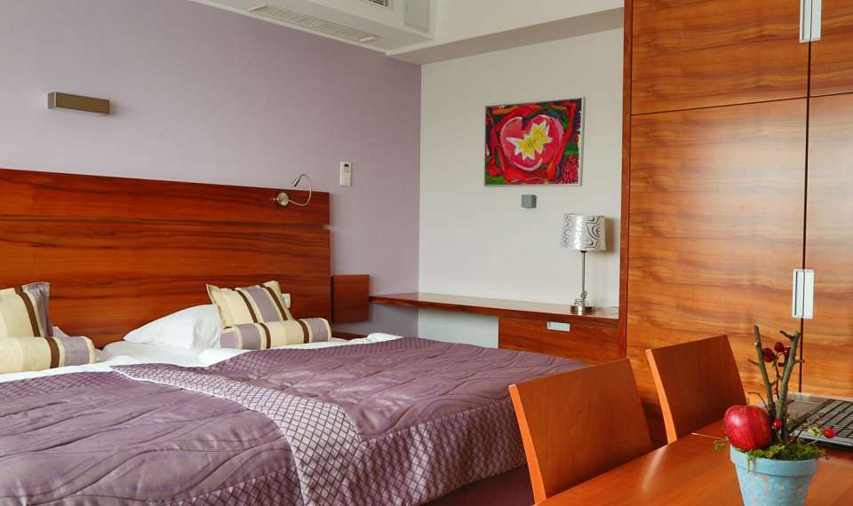 Slovenija Hotel Atrij Zreče postelja