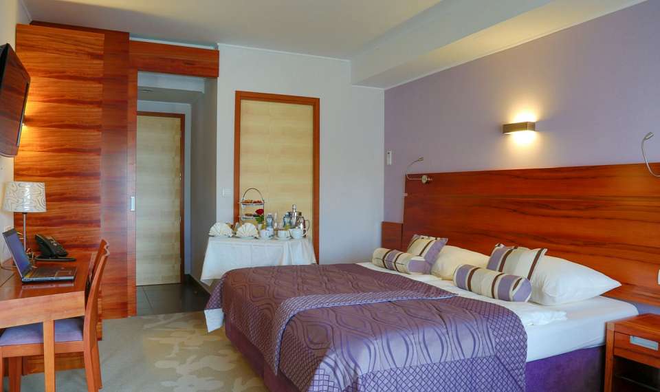 Slovenija Hotel Atrij Zreče postelja